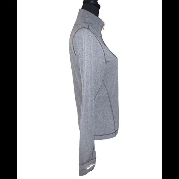 Hollister Sport Fitted Pullover Top - Picture 3 of 6